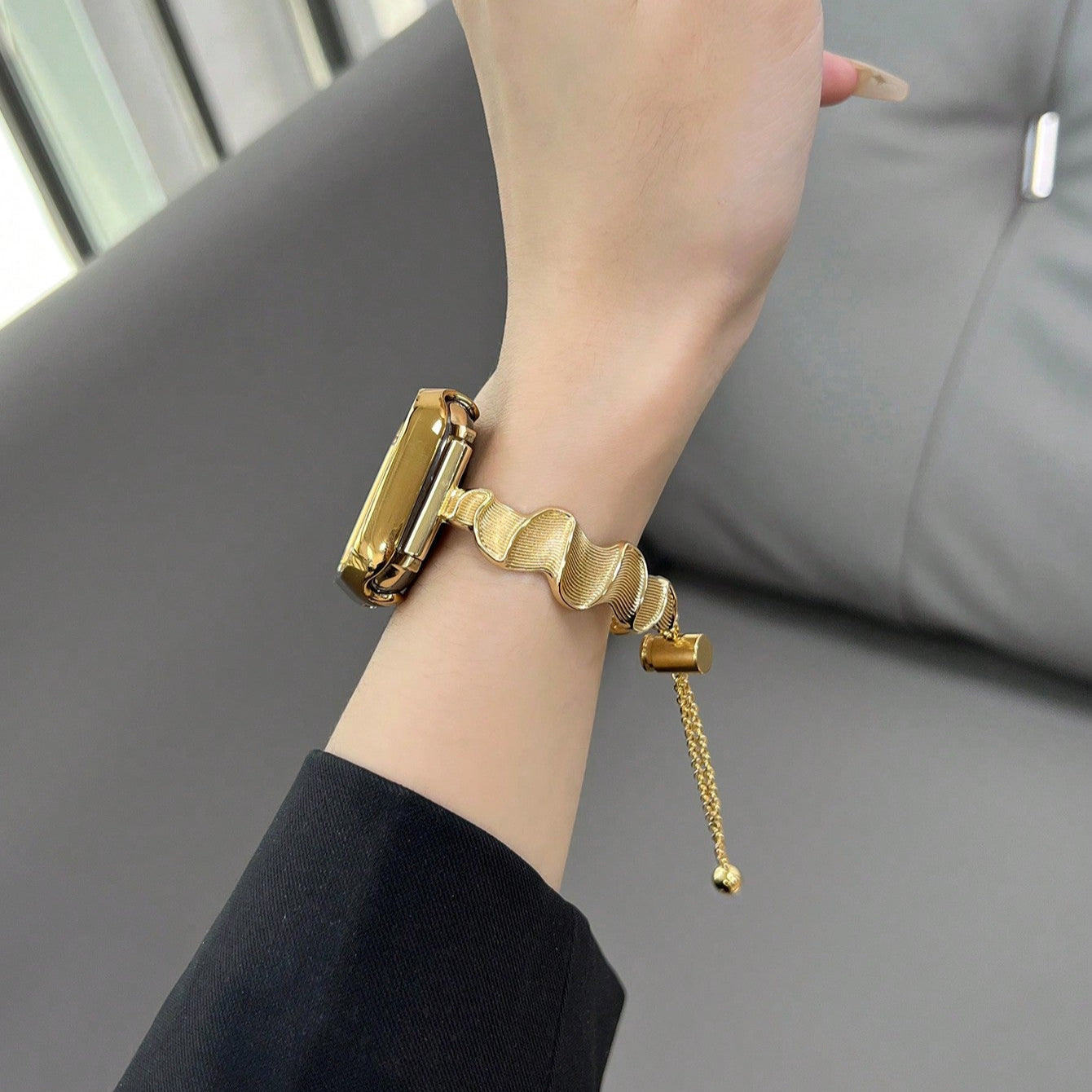 Suitable for the new wave metal watch chain of Apple Watch