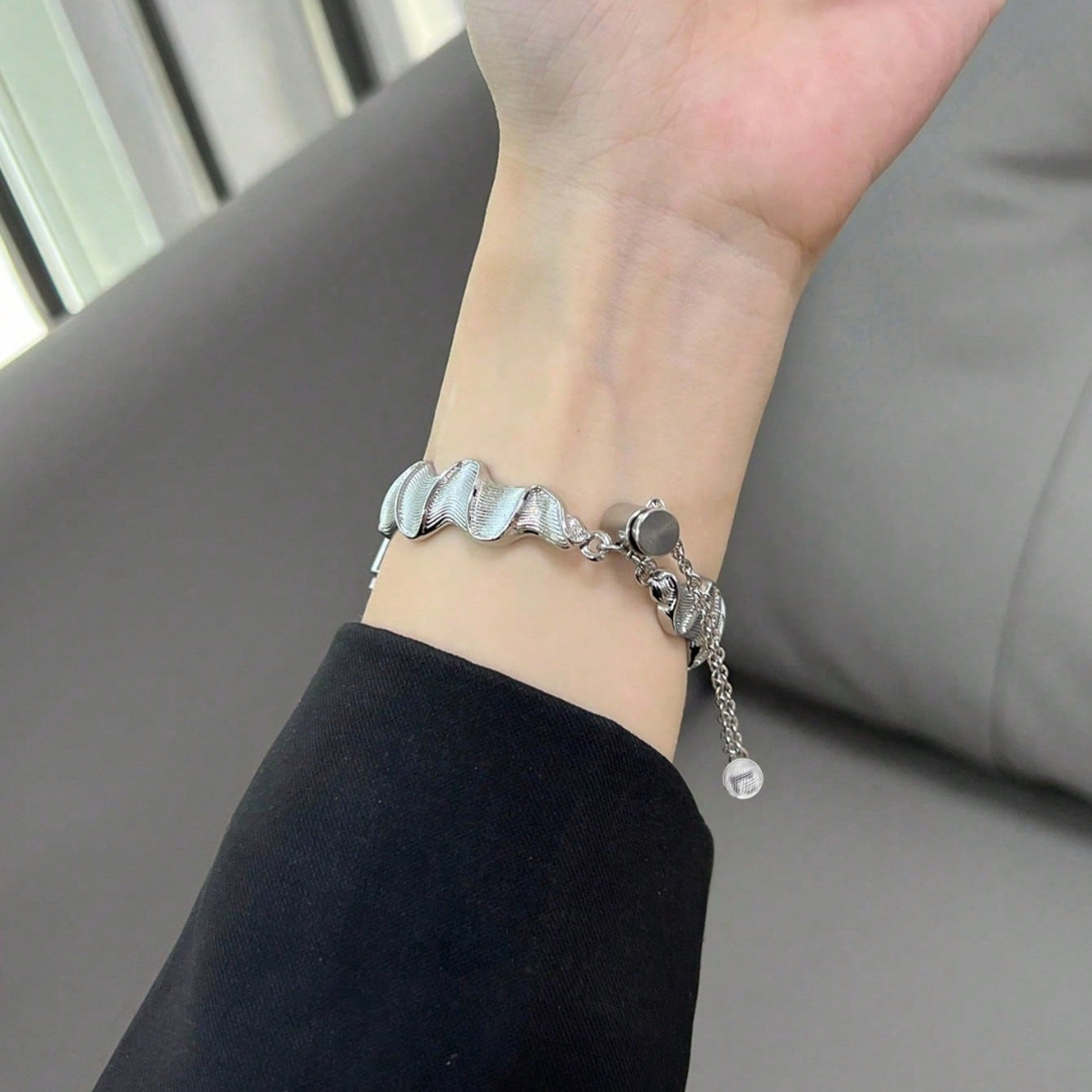 Suitable for the new wave metal watch chain of Apple Watch