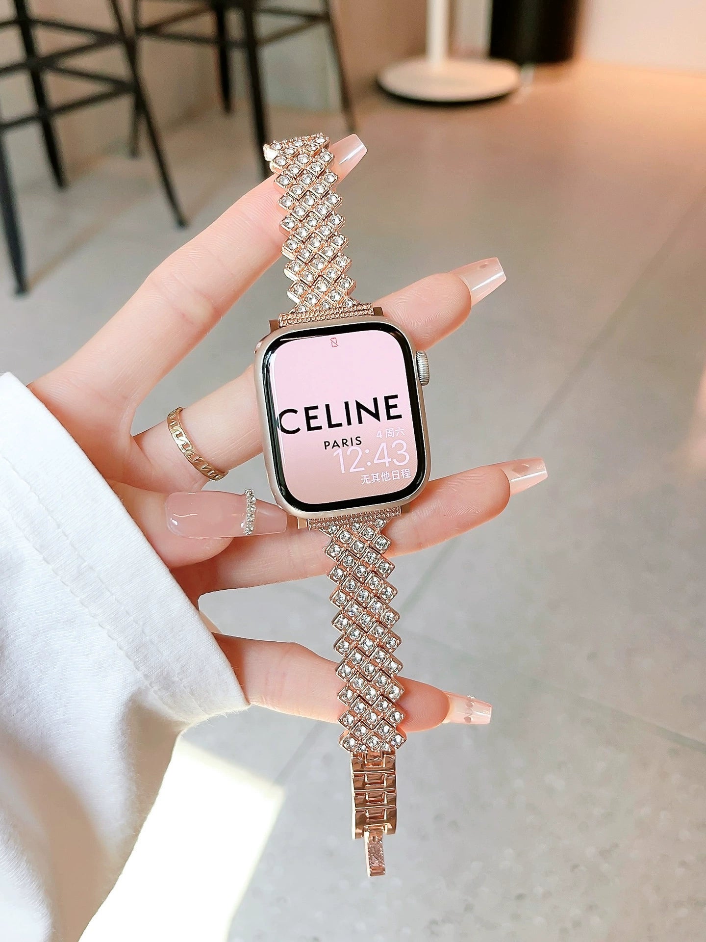 Adjustable Crystal-Embedded Watch Strap – Premium Durable Material, Ultra-Light & Compatible with All Apple Watch Models